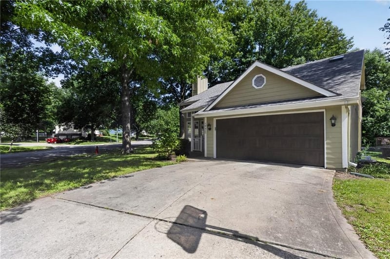 10425 Campbell Ct, Kansas City, MO 64155