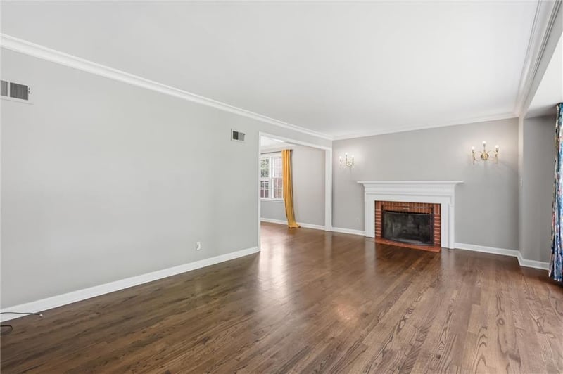 607 E 65th St, Kansas City, MO 64131