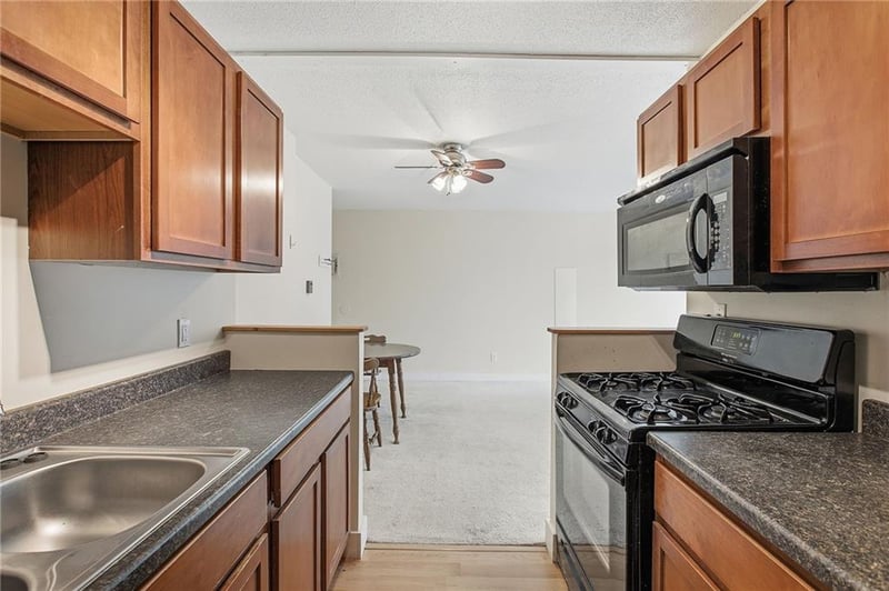 600 8th St #2K, Kansas City, MO 64106