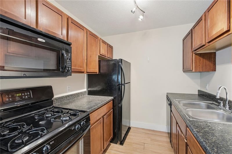 600 8th St #2K, Kansas City, MO 64106