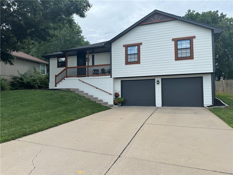 300 Arbor Dr, Blue Springs, MO 64014