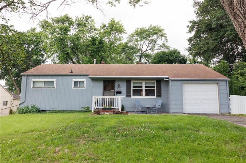 8614 Bristol Ave, Kansas City, MO 64138