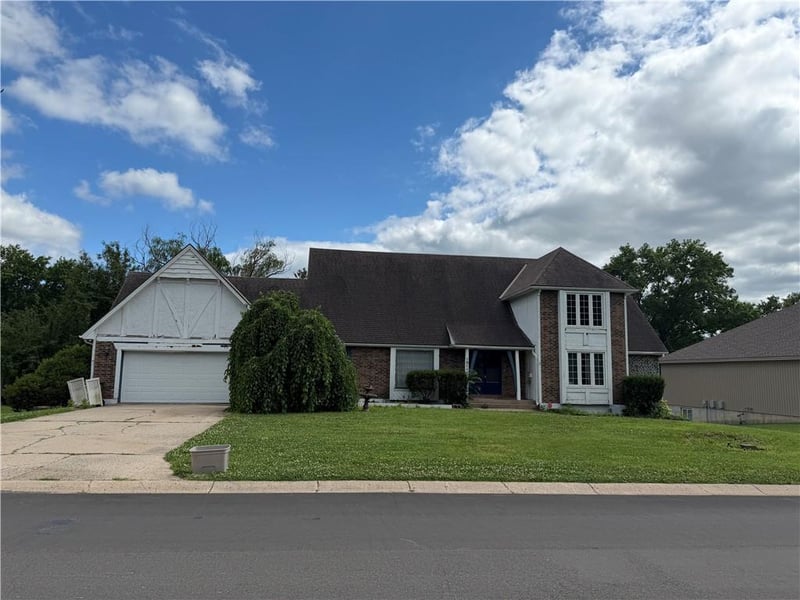 15111 44th St, Independence, MO 64055