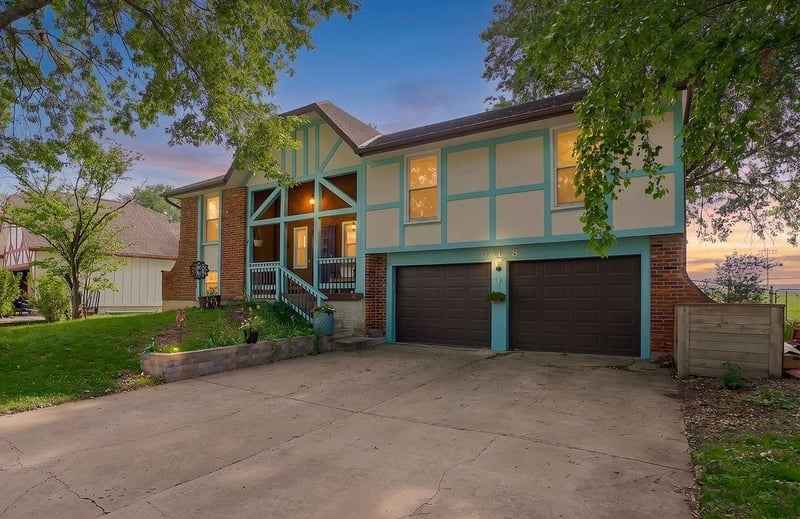 318 Cherry St, Gardner, KS 66030