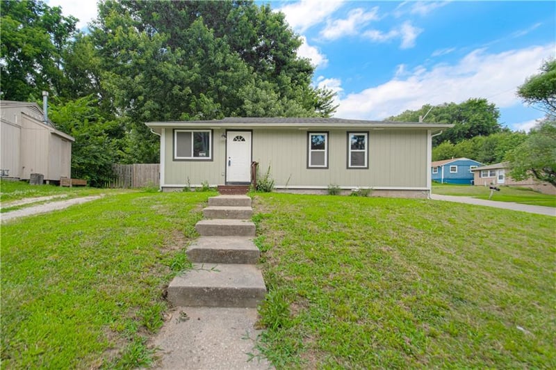 4512 N Tracy Ave, Kansas City, MO 64116