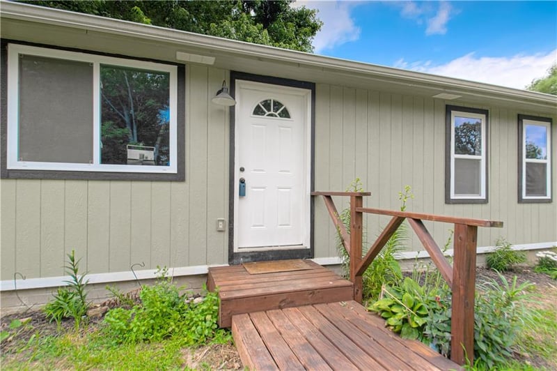 4512 N Tracy Ave, Kansas City, MO 64116