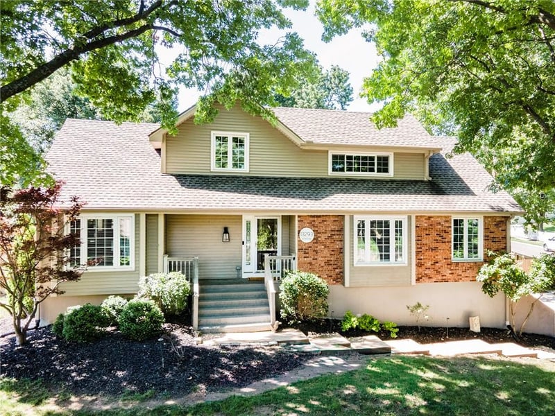 13293 112th Ter, Overland Park, KS 66210