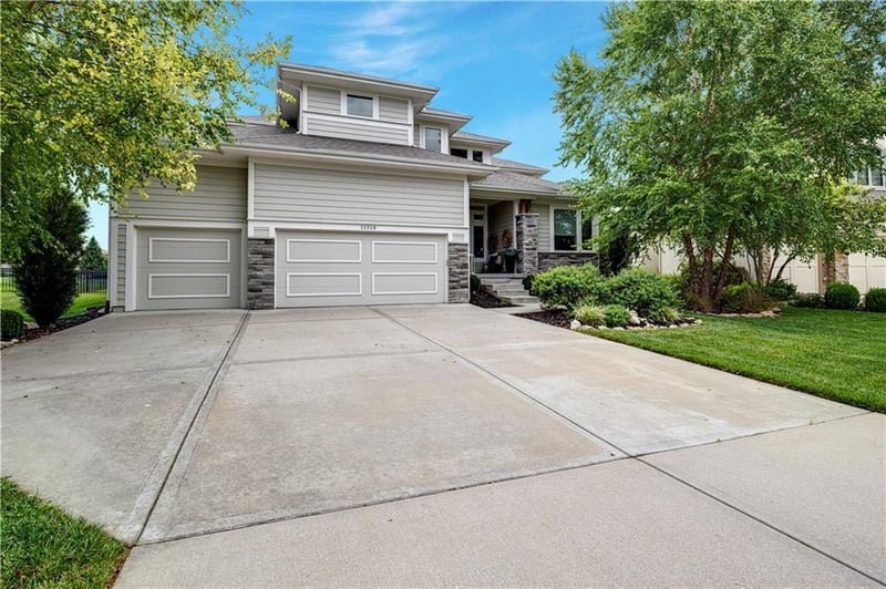 11510 157th Ter, Overland Park, KS 66221