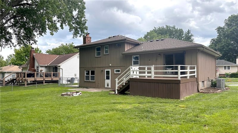 1208 4th Ter, Lee's Summit, MO 64063