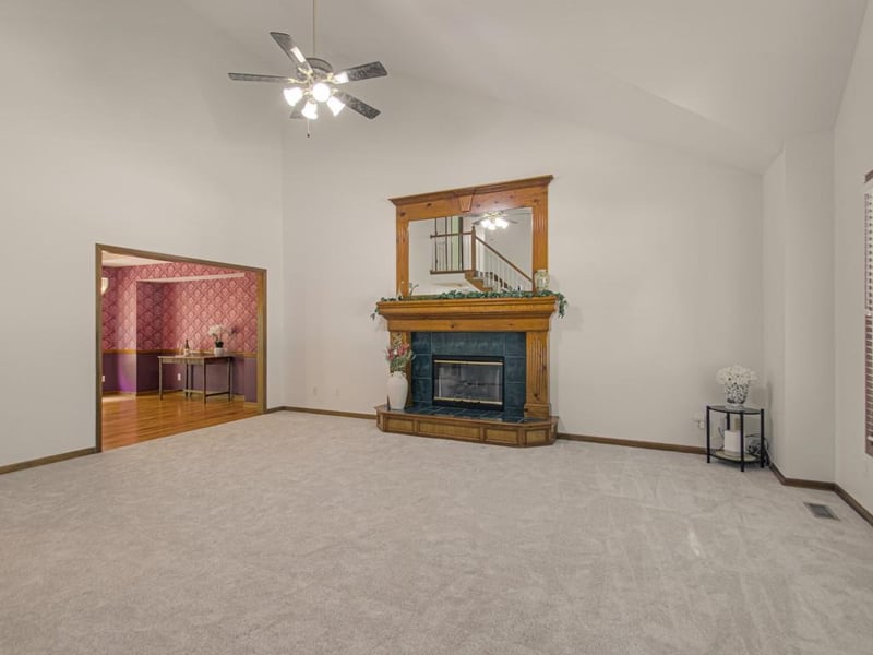 920 102nd St, Kansas City, MO 64155