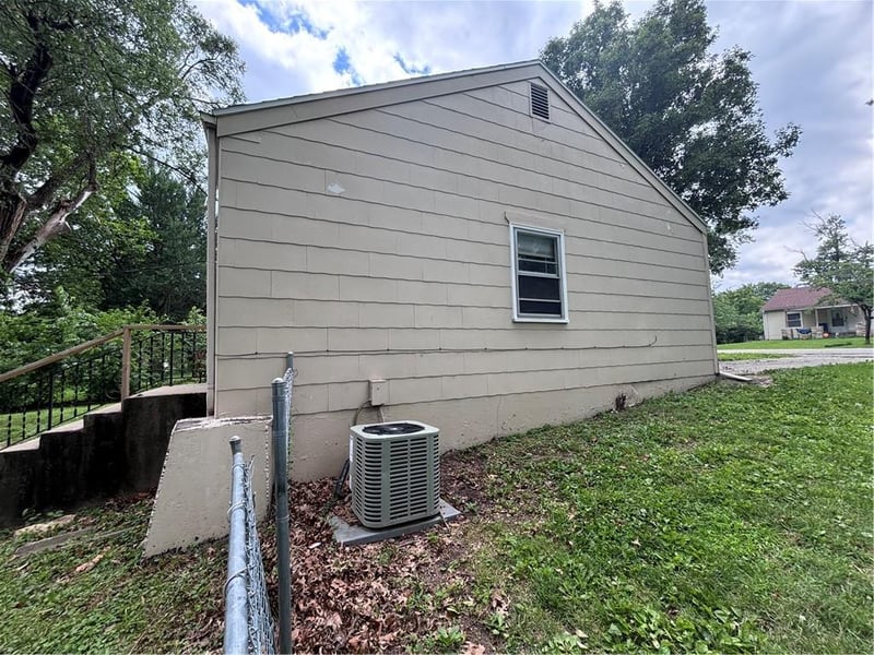 5525 Hunter St, Raytown, MO 64133