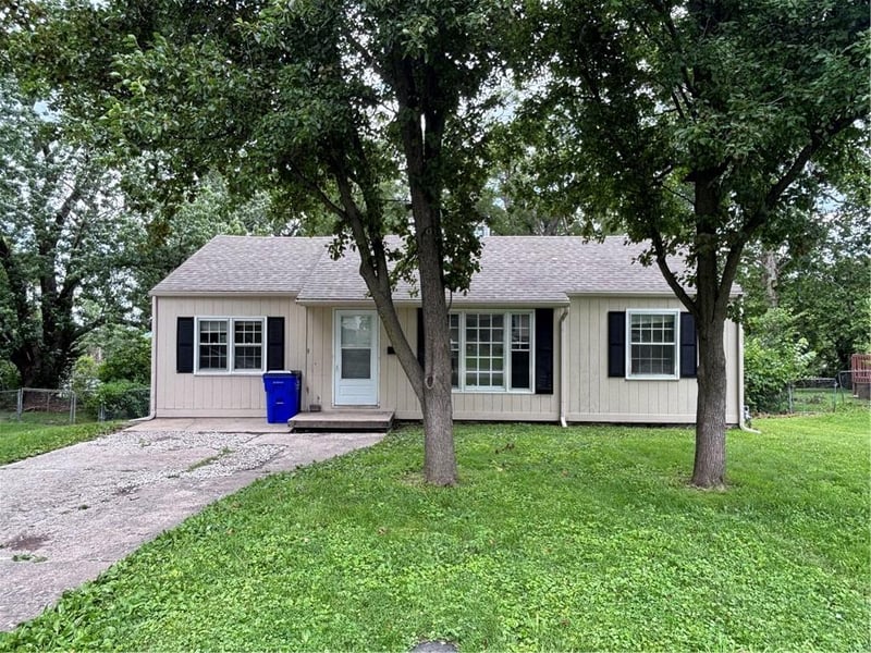 5525 Hunter St, Raytown, MO 64133
