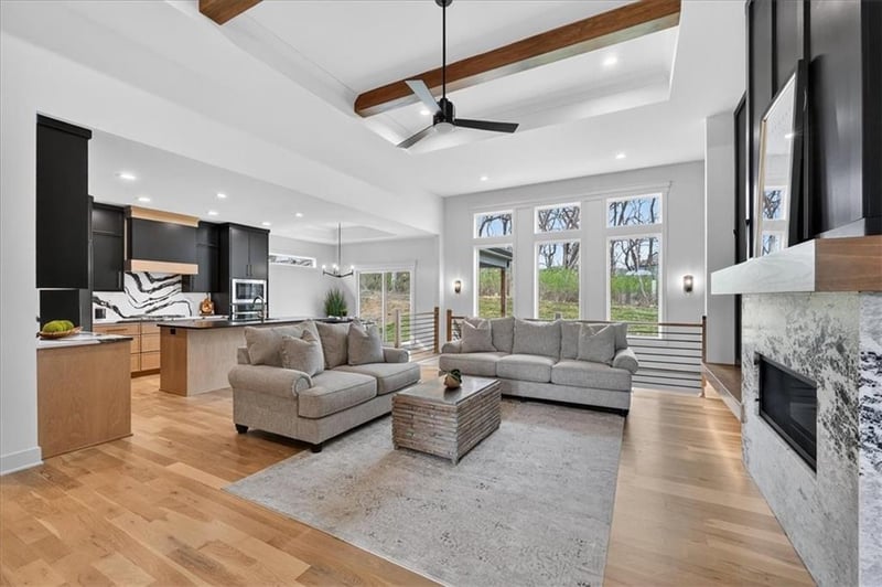 22480 89th Ter, Lenexa, KS 66227