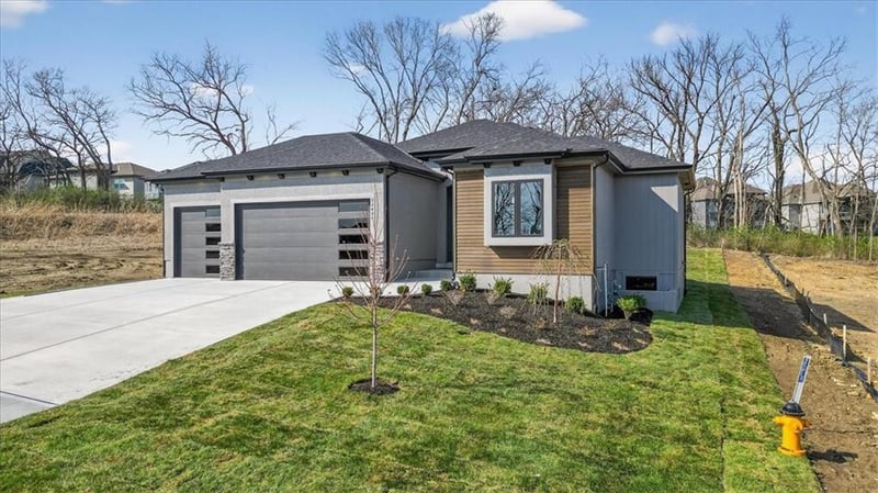 22480 89th Ter, Lenexa, KS 66227
