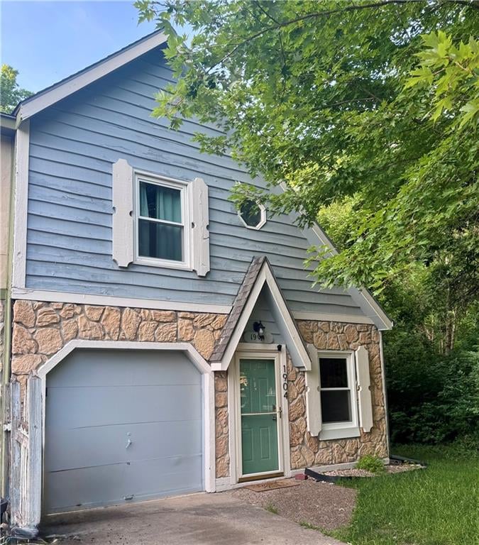 1904 3rd St, Lawrence, KS 66044