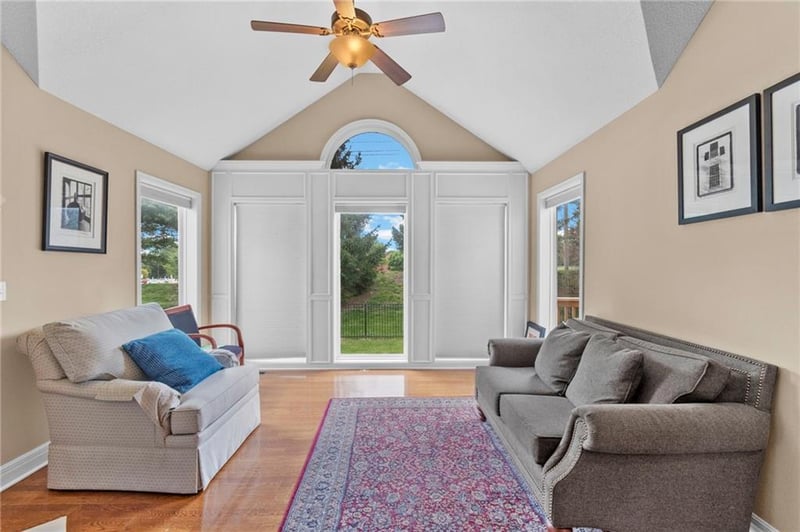 9020 Oxford Ave, Kansas City, MO 64157