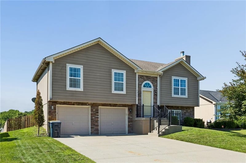 8315 NE 116th St, Kansas City, MO 64157