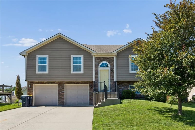 8315 NE 116th St, Kansas City, MO 64157