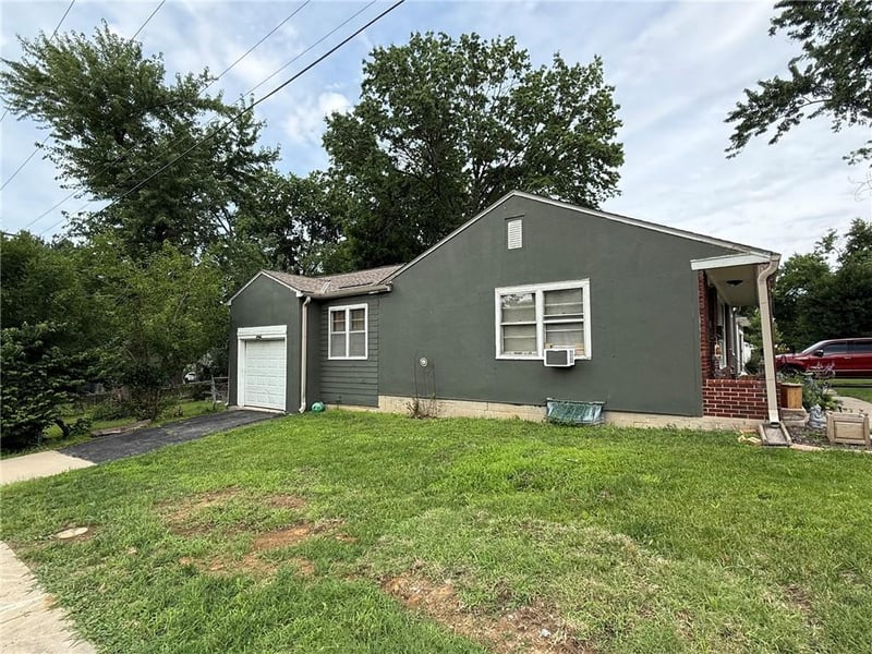 4630 60th St, Fairway, KS 66205