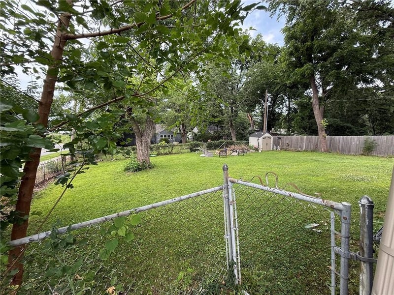 4630 60th St, Fairway, KS 66205