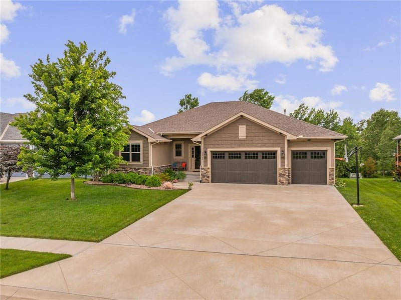 19736 Norton St, Spring Hill, KS 66083