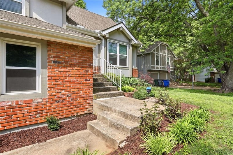 1845 152nd Ct, Olathe, KS 66062