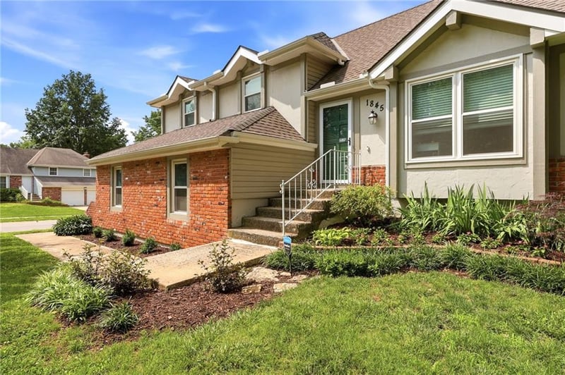 1845 152nd Ct, Olathe, KS 66062
