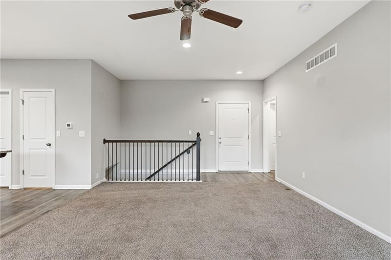 21803 Southcreek Rd, Peculiar, MO 64078