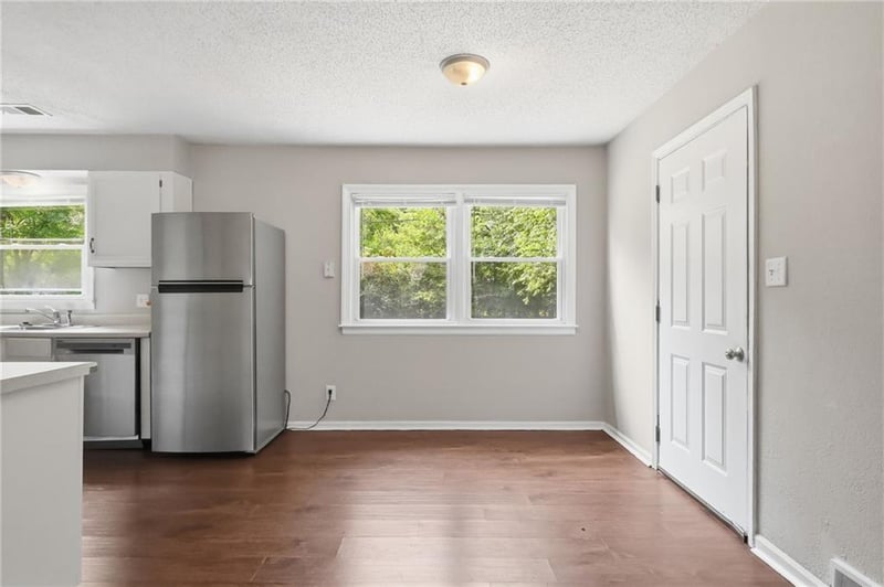 8338 Santa Fe Ln, Overland Park, KS 66212