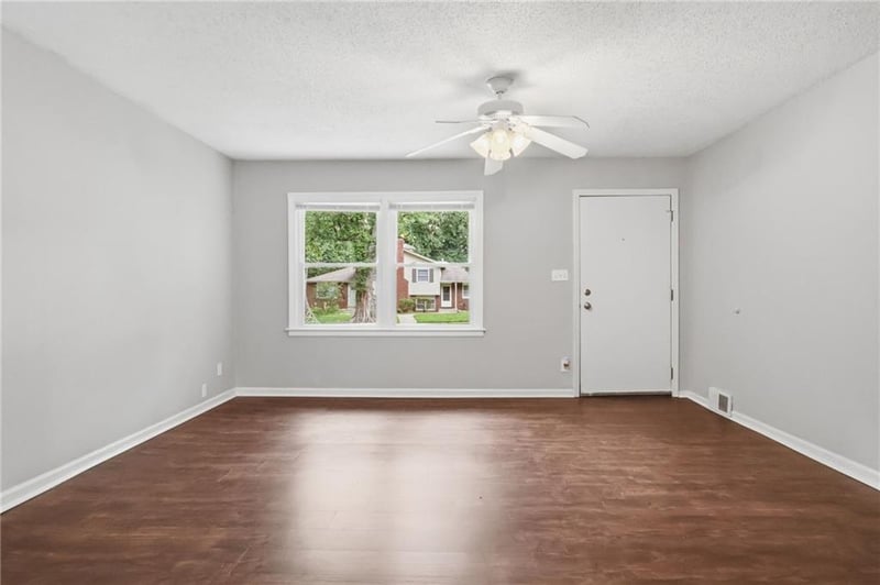 8338 Santa Fe Ln, Overland Park, KS 66212