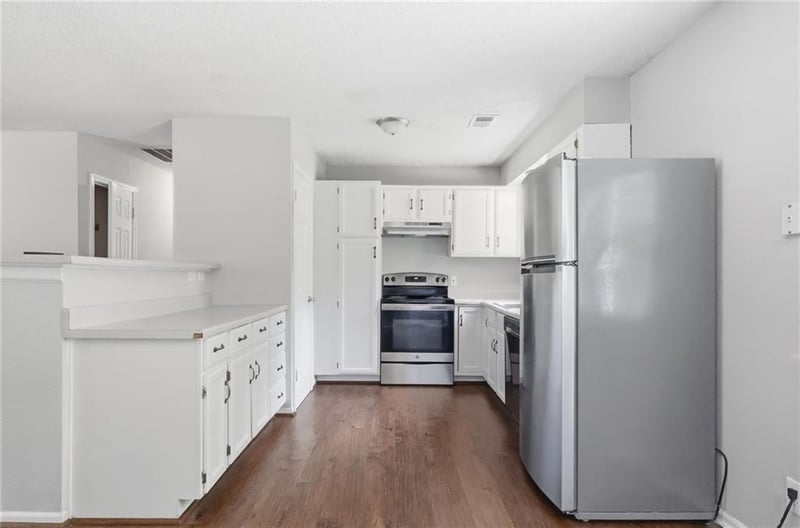 8338 Santa Fe Ln, Overland Park, KS 66212