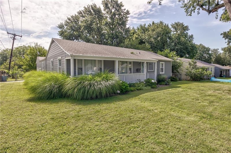 7101 Maple St, Overland Park, KS 66204