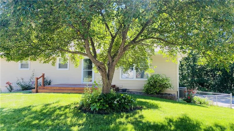 3122 36th Ter, St Joseph, MO 64506