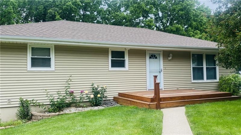 3122 36th Ter, St Joseph, MO 64506
