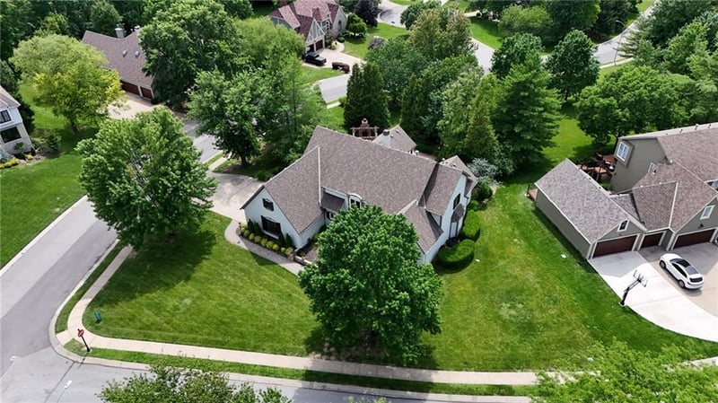 5502 Spinnaker Pointe N/A, Parkville, MO 64152