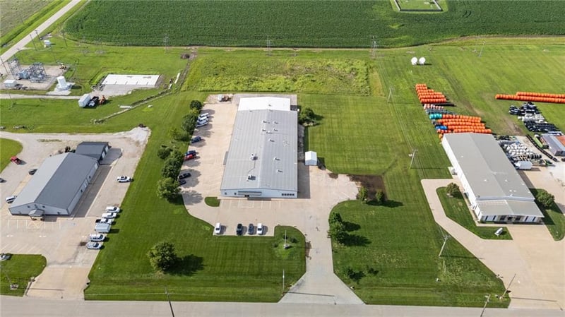 900 Miller Rd, Iola, KS 66749