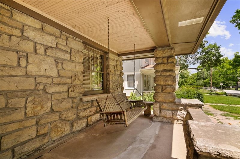 5708 Harrison St, Kansas City, MO 64110