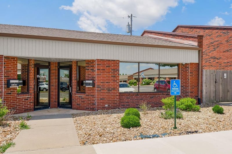 1924 Copper Oaks Cir, Blue Springs, MO 64015