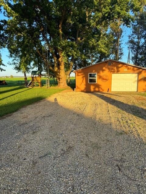 487 Lakeshore Dr, Big Lake, MO 64437