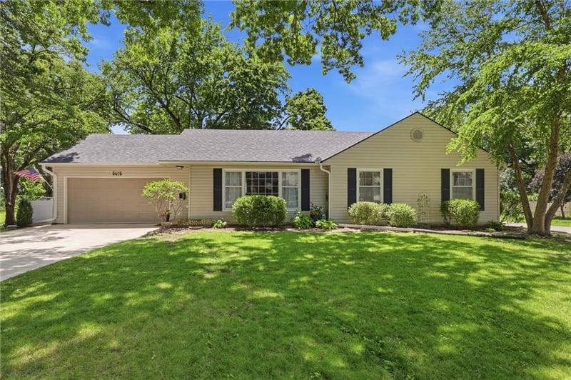 5615 70th Ter, Prairie Village, KS 66208