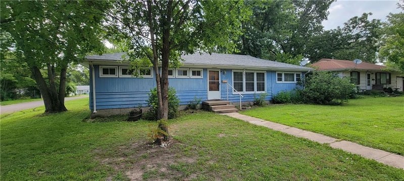 604 Vermont St, Iola, KS 66749
