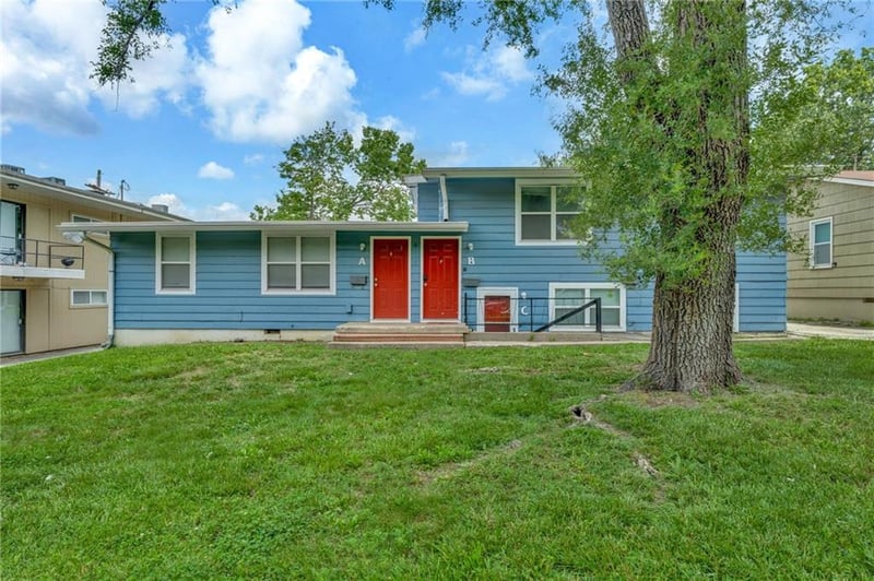 610 25th St, Lawrence, KS 66046