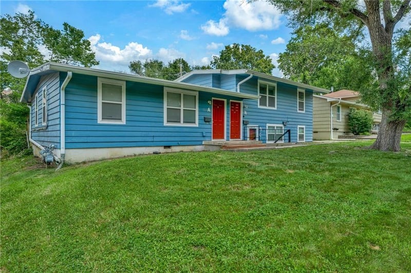 610 25th St, Lawrence, KS 66046