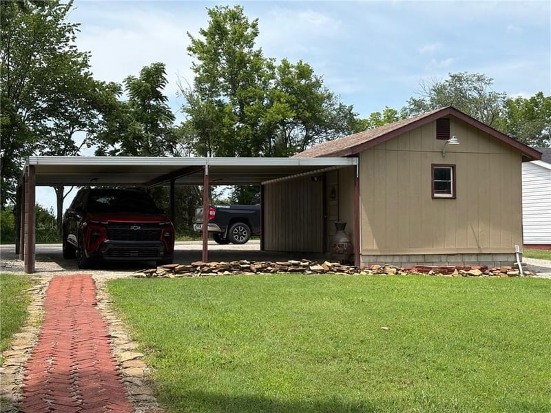29 Havana Lake Rd, Havana, KS 67347