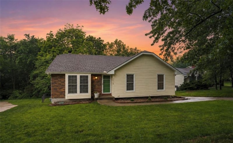 7114 Rhode Ave, Kansas City, MO 64152