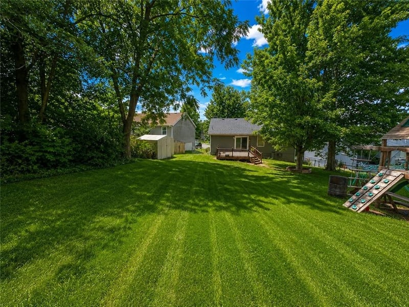 6215 Mercier St, Kansas City, MO 64118