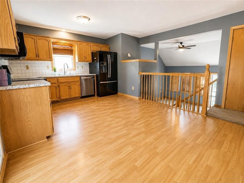 6215 Mercier St, Kansas City, MO 64118