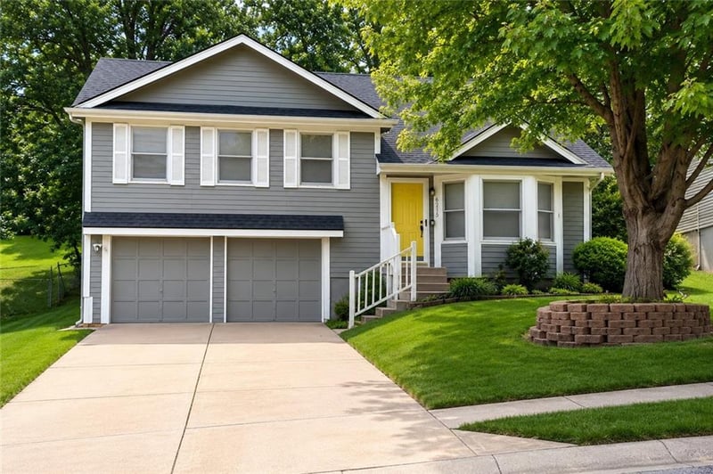6215 Mercier St, Kansas City, MO 64118