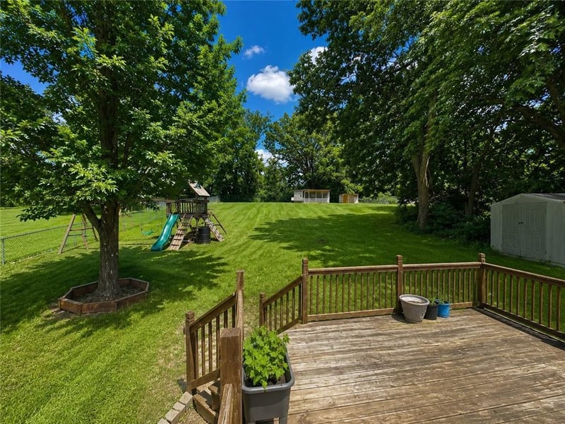 6215 Mercier St, Kansas City, MO 64118