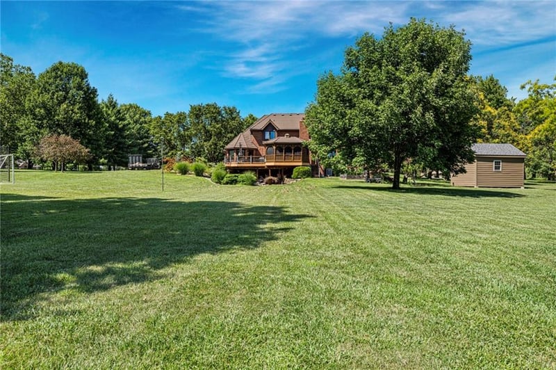 5801 180th St, Stilwell, KS 66085